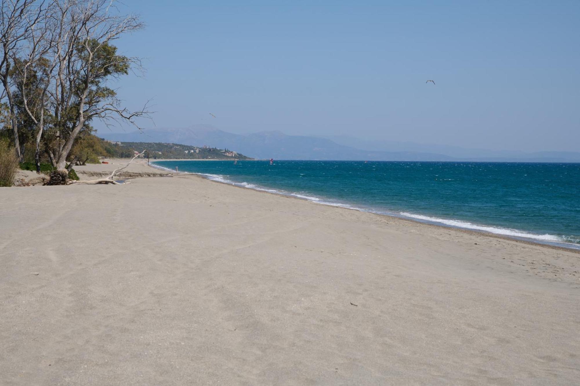 La Familia Luxury Private Maisonettes Near The Sea Gythio Exterior photo